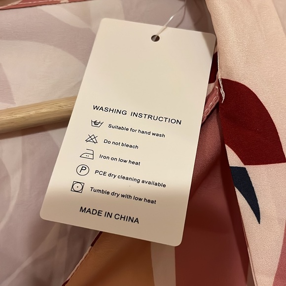 La Mode Pattern Blouse NWT - Picture 4 of 10